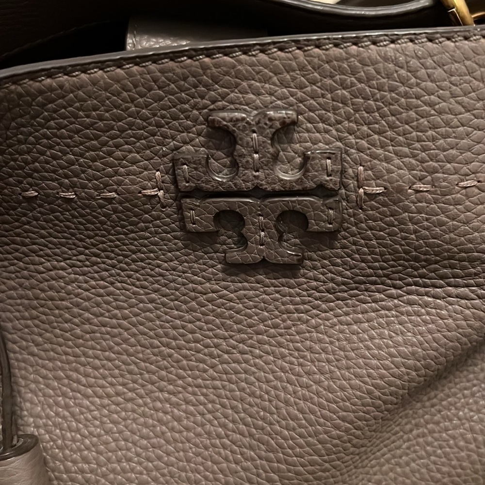 Tory Burch Mcgraw Triple Compartment Leather Bag - Picture 4 of 11